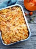 Ricetta pasta al forno con zucca e salsiccia, un primo piatto ricco e saporito