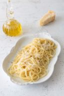 Ricetta pasta olio e parmigiano, quando la semplicità può stupire