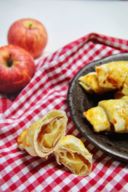 Ricetta cornetti di pasta sfoglia alle mele, semplice, solo 3 ingredienti e pochi minuti