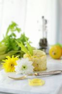 Ricetta risotto al sedano e limone, un primo piatto leggero e fresco