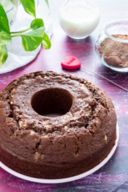 Ciambella al cacao con gocce di cioccolato