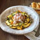 Insalata di ovuli e zucchine con tartare di gamberi