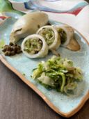 Calamari ripieni, la ricetta in padella con due  farciture di verdure