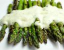 Come accompagnare gli asparagi? Due ricette di salse gustose